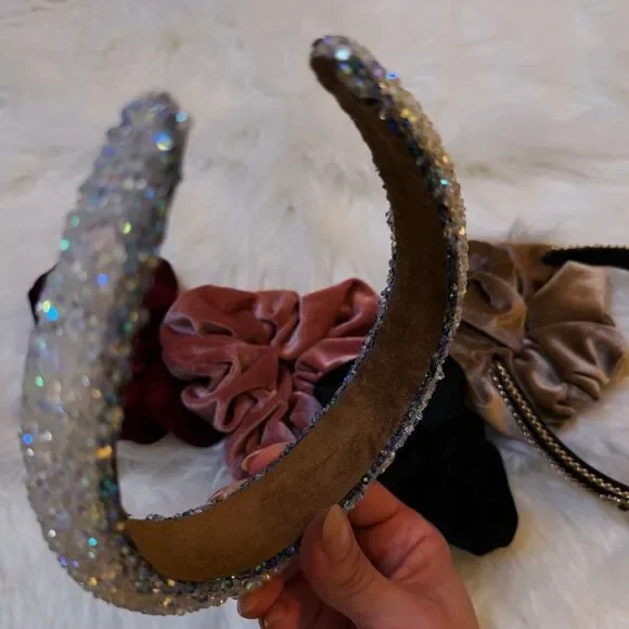 ʜᴀɪʀ ᴀᴄᴄᴇꜱꜱᴏʀʏ ʙᴜɴᴅʟᴇ ᴡɪᴛʜ ᴠᴇʟᴠᴇᴛ ꜱᴄʀᴜɴᴄʜɪᴇꜱ ᴀɴᴅ ʙᴇᴀᴅᴇᴅ ʜᴇᴀᴅʙᴀɴᴅ ꜱᴇᴛ - Picture 10 of 12